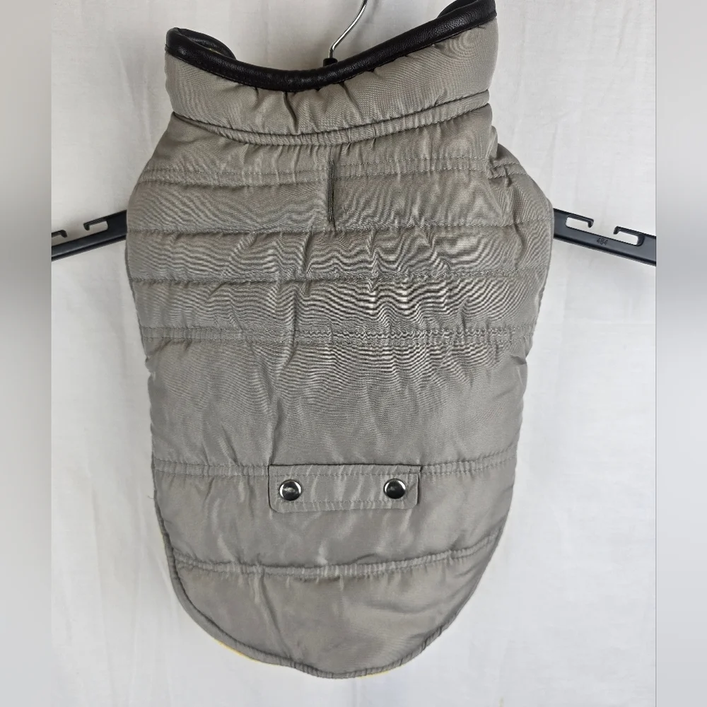 play on stylish gray
